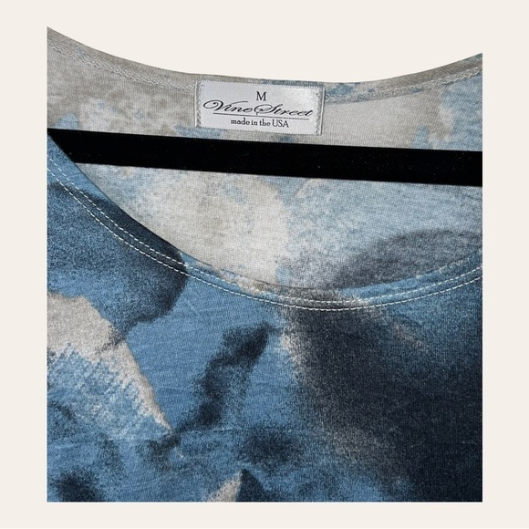 0233. WINE STREET BLOUSE 3/4 SLEEVE BLUE GRAY WATER COLOR‎ RUFFLES - Picture 8 of 9